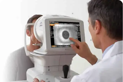 Hindsight Eye Care keratometry test being performed by an eye specialist to measure corneal curvature for accurate vision correction.
