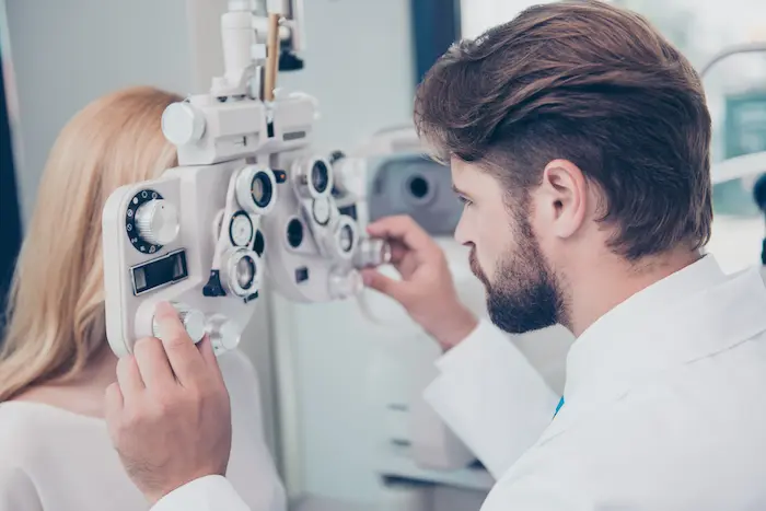 You are currently viewing What to Expect During a Routine Eye Exam in Summerfield